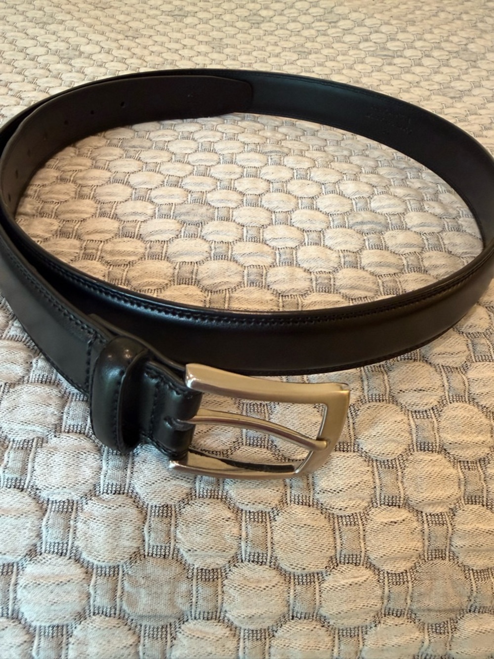 Classic Black Leather Men’s Belt with Silver Buckle - Like New